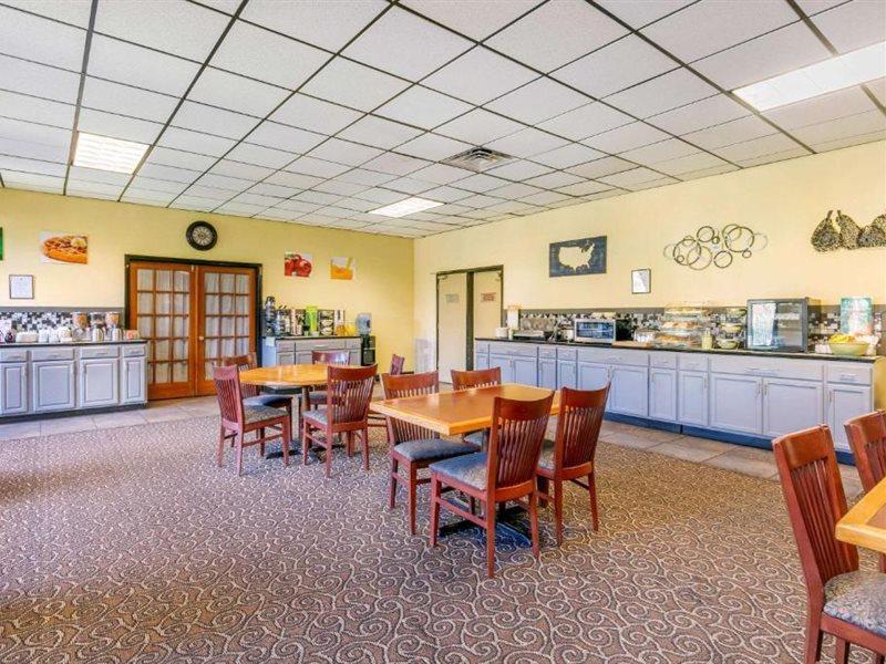 Quality Inn Manchester Extérieur photo